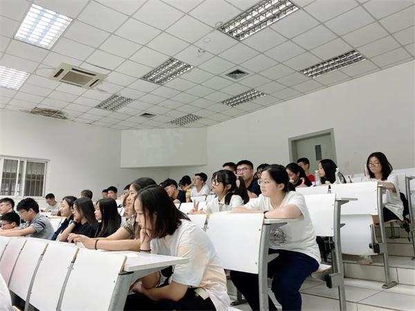 中加枫华国际学校牛津实验班启动IPQ课程！助力学子冲击名校！