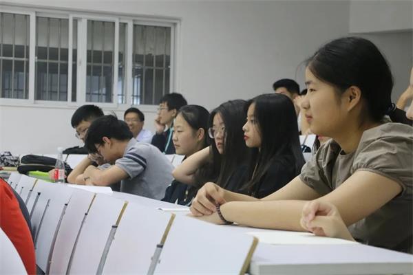 中加枫华国际学校牛津实验班启动IPQ课程！助力学子冲击名校！