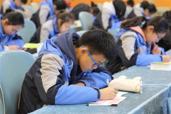 南京雨花台中学国际高中全球顶级数学竞赛美国AMC数学竞赛报名！