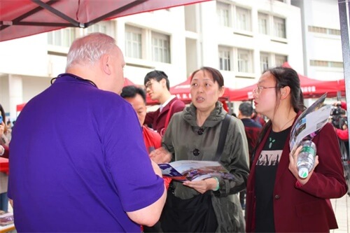 南宁二中国际部教育展：12月5日与世界招生官面对面，40所中外高校来了