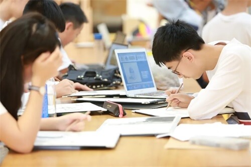 一个国际学校学生的自白：我在美联国际学校的一天