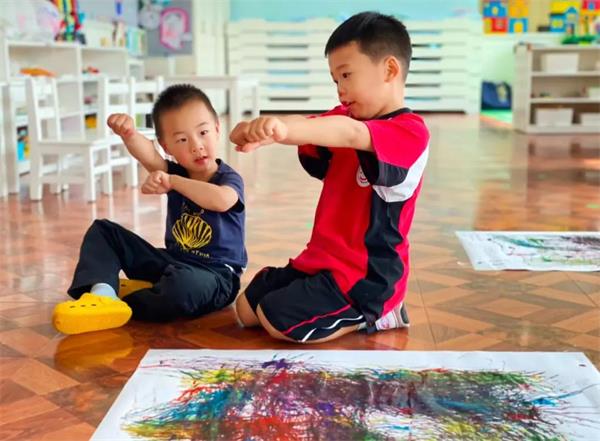 北京爱迪国际学校幼儿园 | 泡沫嘉年华，尽享“花式”暑假