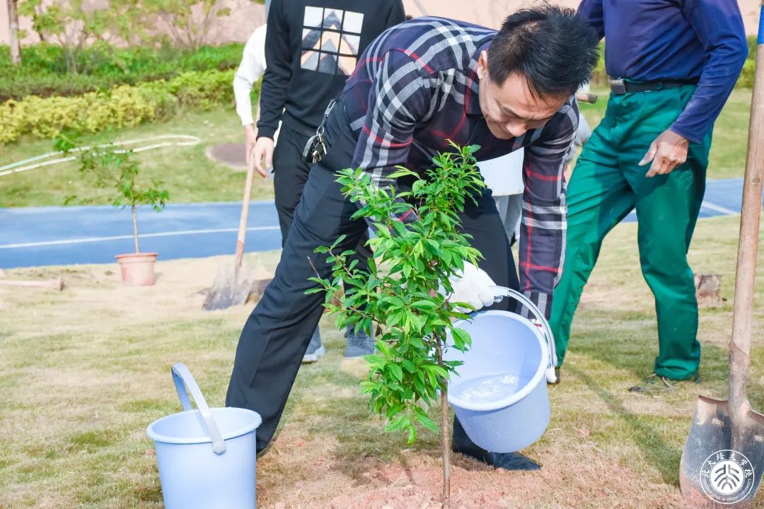 今天，你为地球充“植”了吗？ - 惠州培文