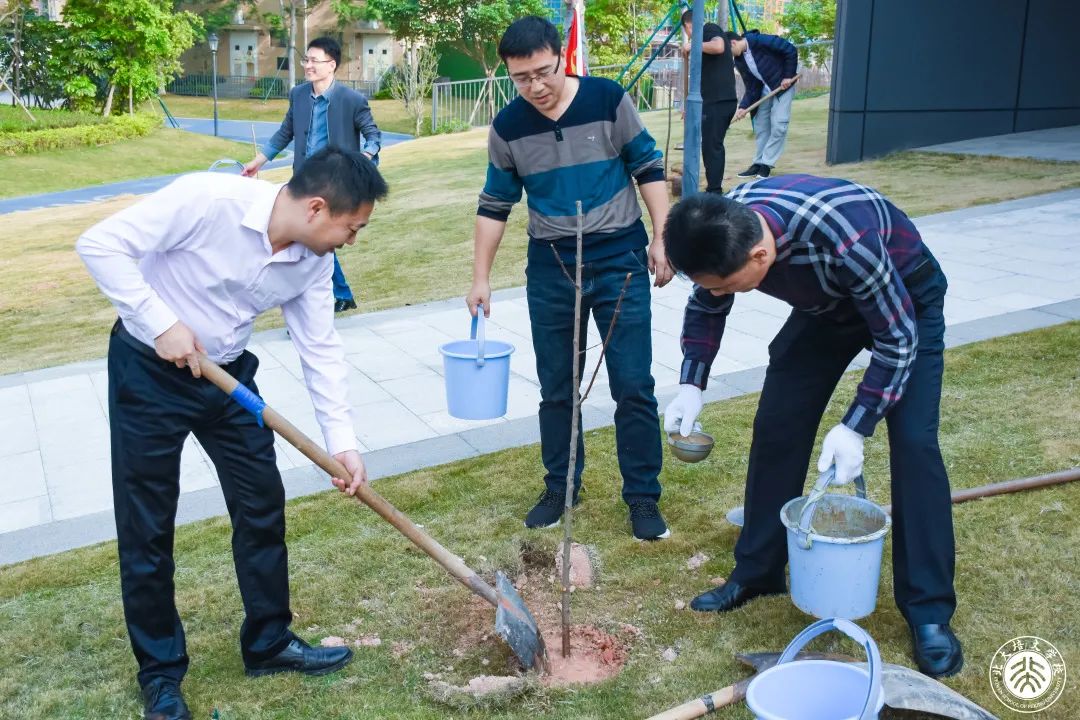 今天，你为地球充“植”了吗？ - 惠州培文