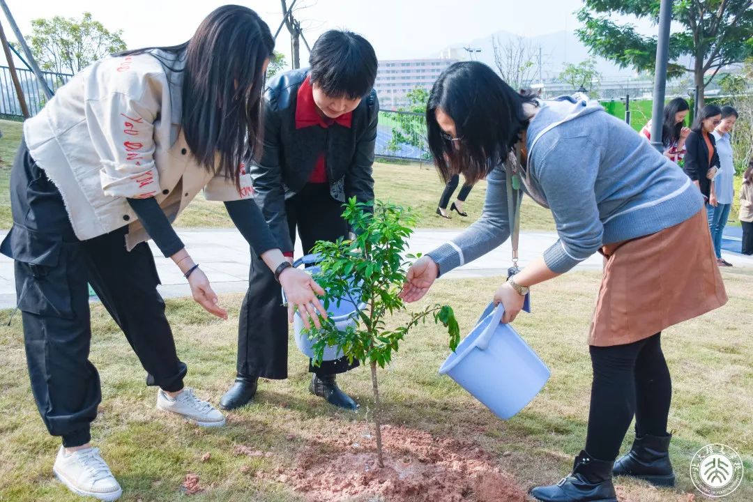 今天，你为地球充“植”了吗？ - 惠州培文