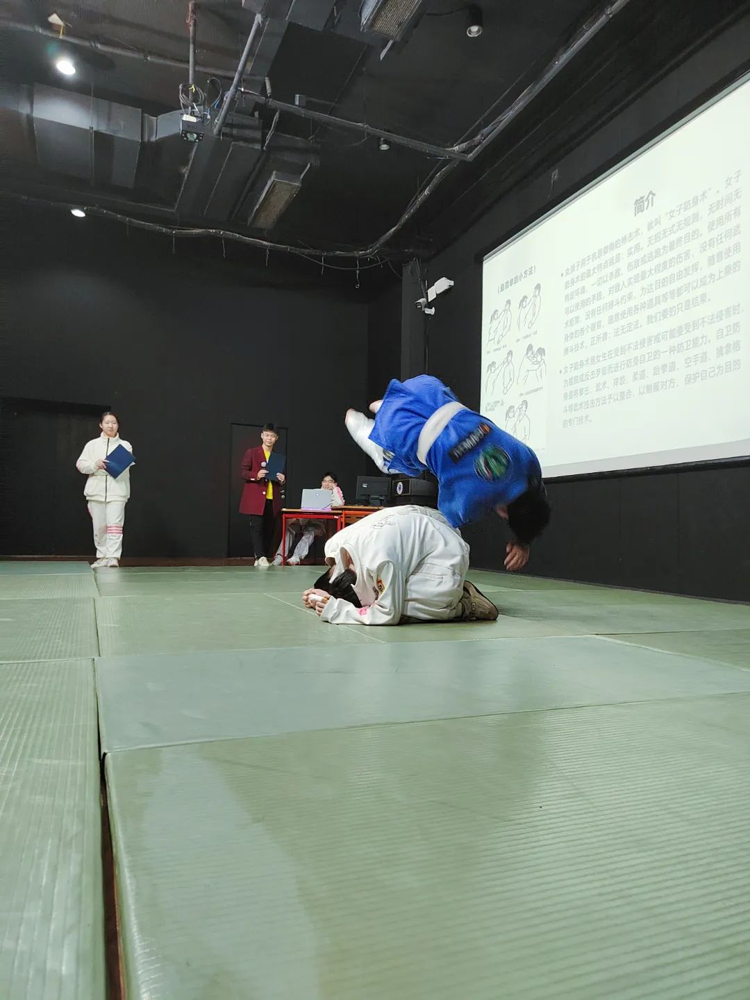 上海金苹果学校国际部美国中心人生价值观课程（集中教育）活动侧记                