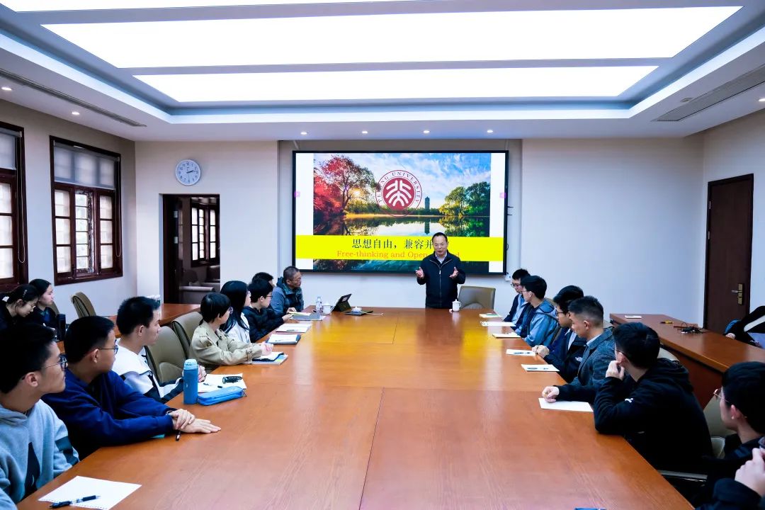 江苏省苏州中学：北大招生组：希望更多苏中学生能到北大来                